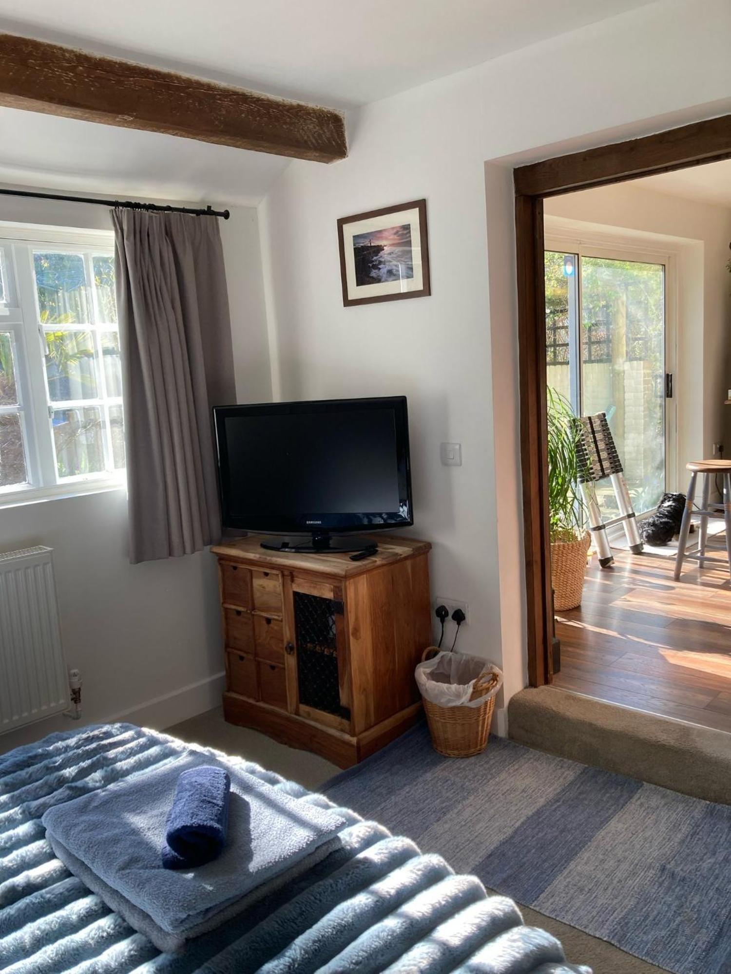 Guest Suite At 31 Little England Milborne Saint Andrew Dış mekan fotoğraf