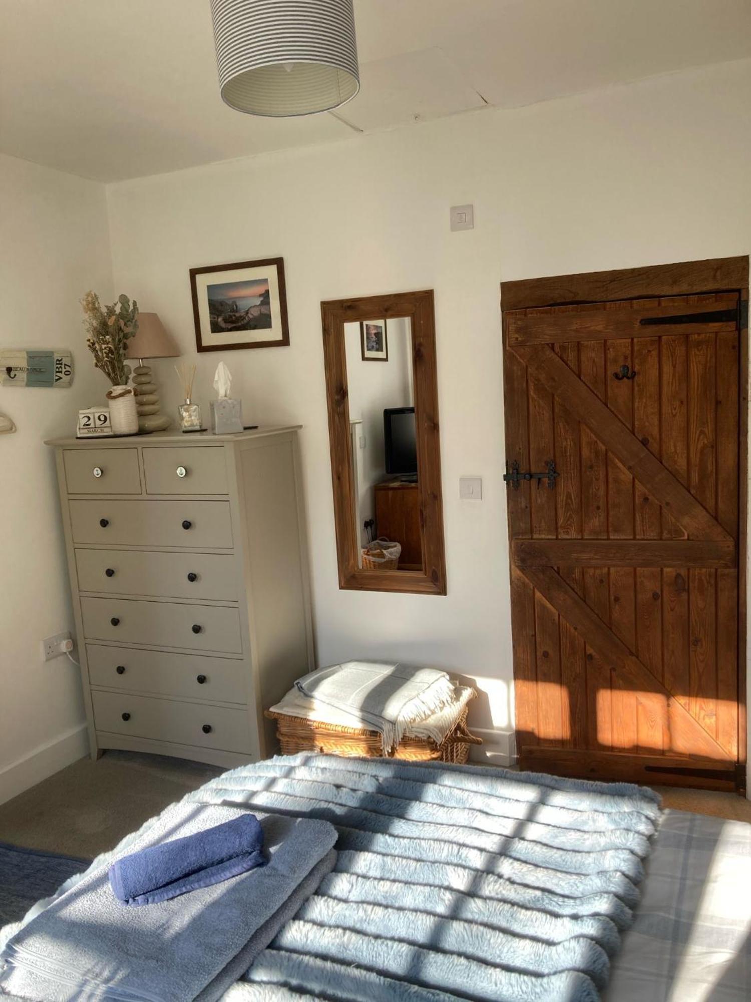 Guest Suite At 31 Little England Milborne Saint Andrew Dış mekan fotoğraf